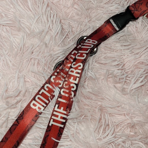 Pennywise Lanyard w/ collectable pins - Picture 3 of 4